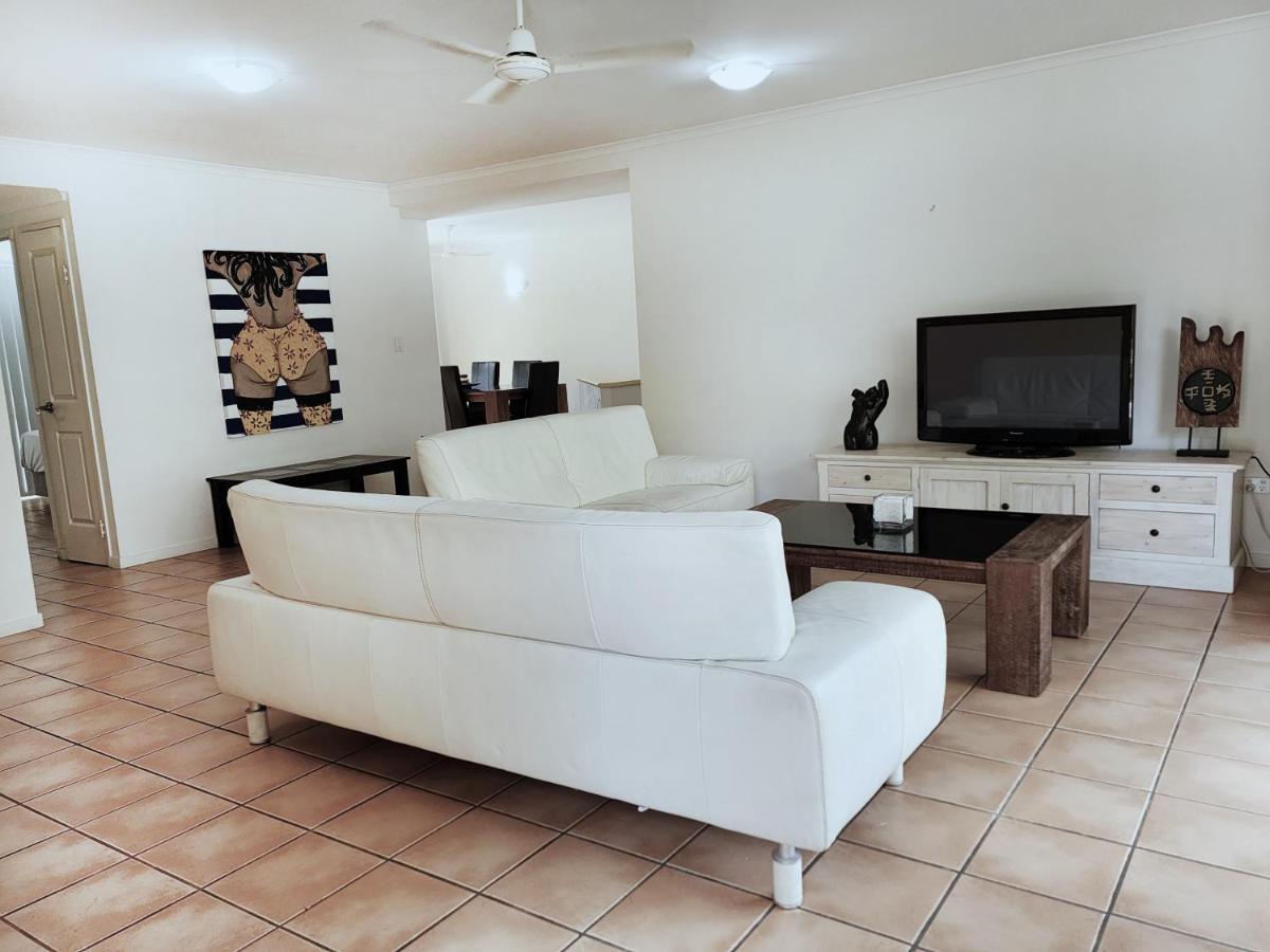 La Villa At Beach Court Airlie Beach Kültér fotó