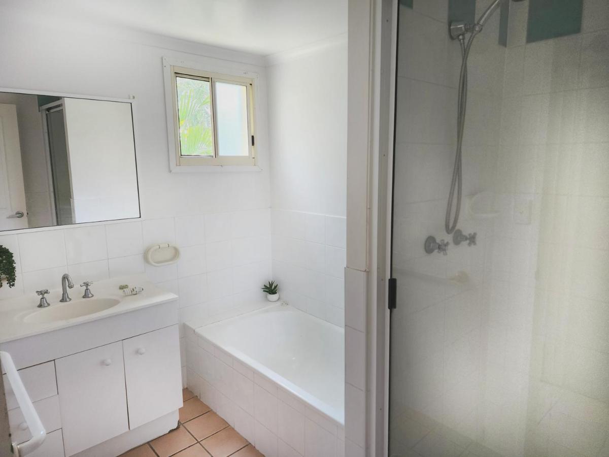 La Villa At Beach Court Airlie Beach Kültér fotó