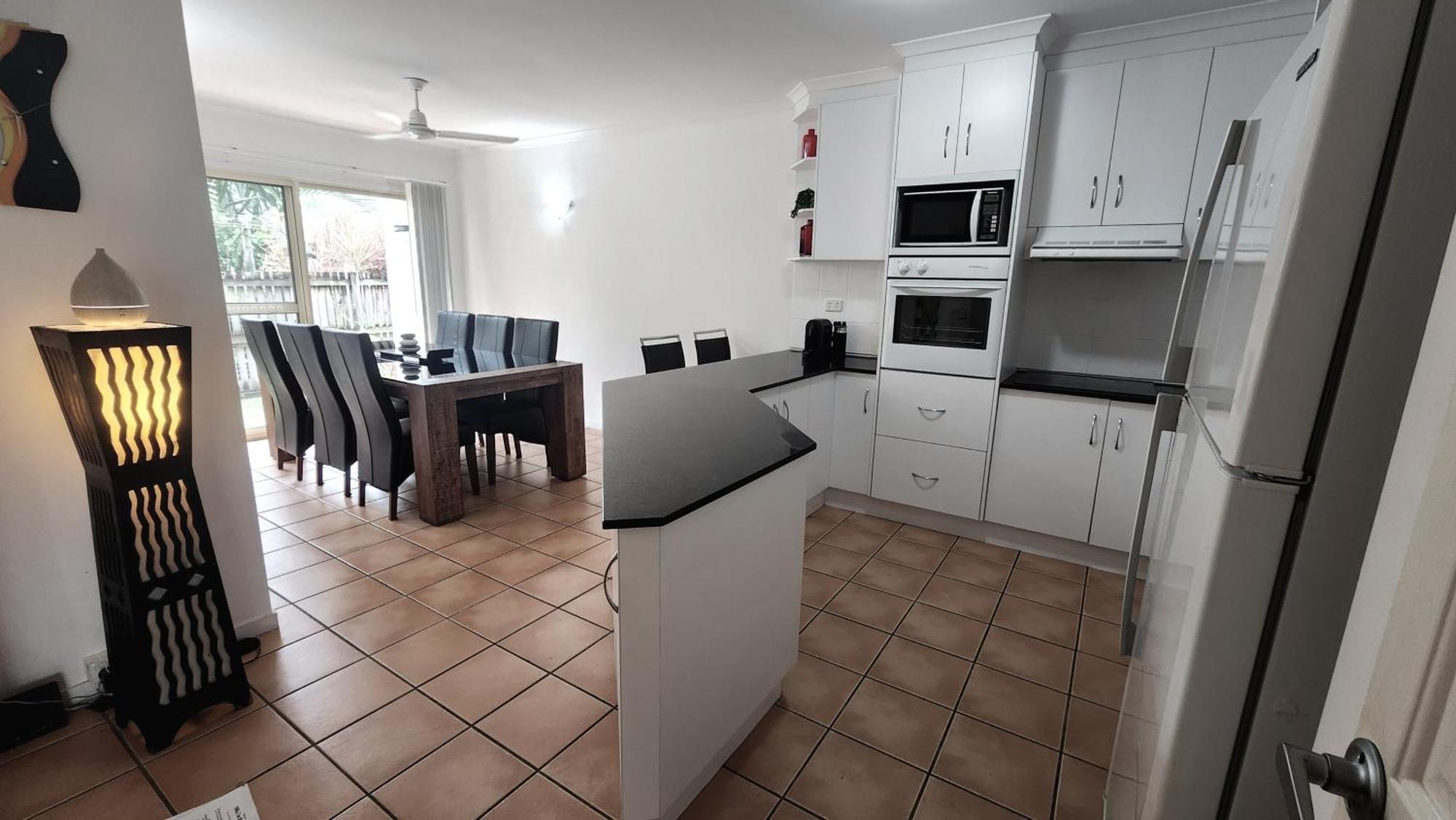 La Villa At Beach Court Airlie Beach Kültér fotó